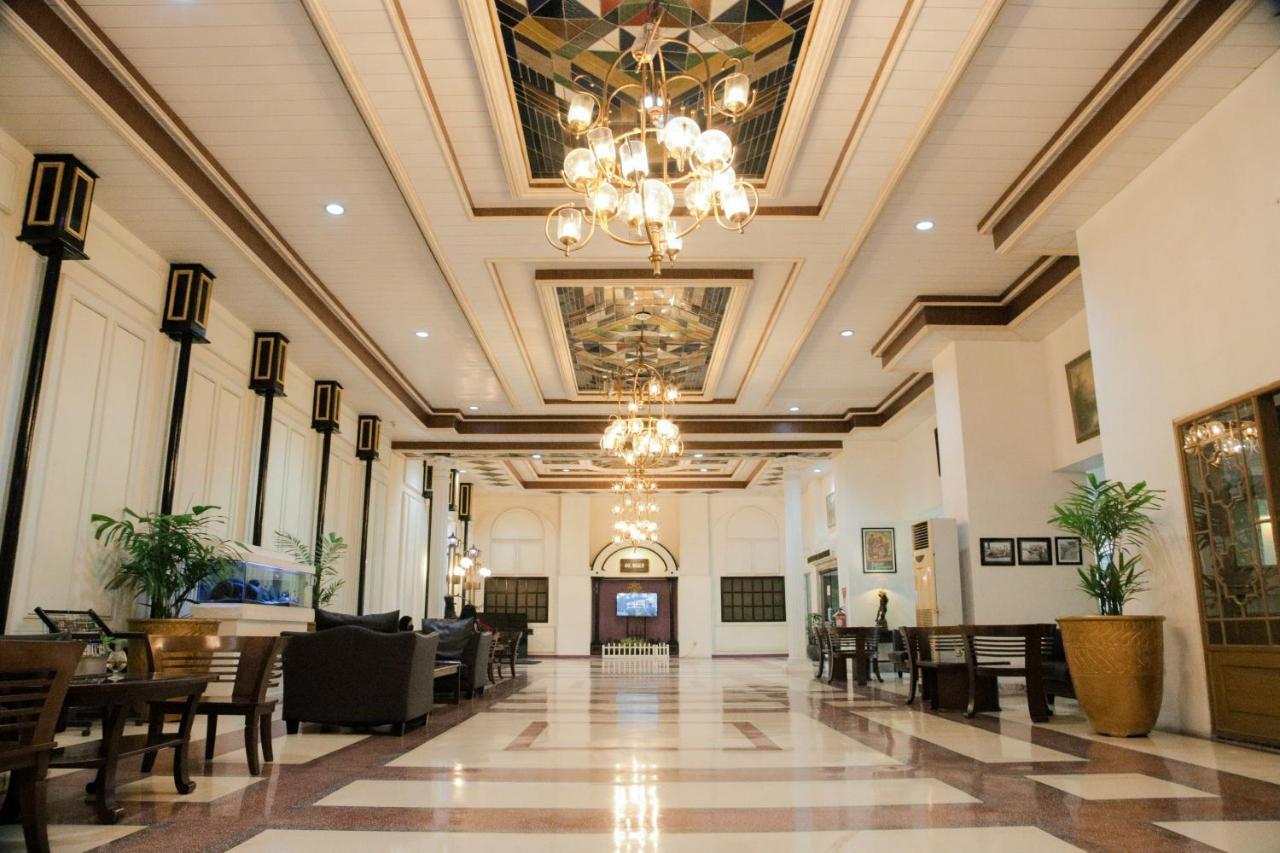 Grand Inna Medan Buitenkant foto