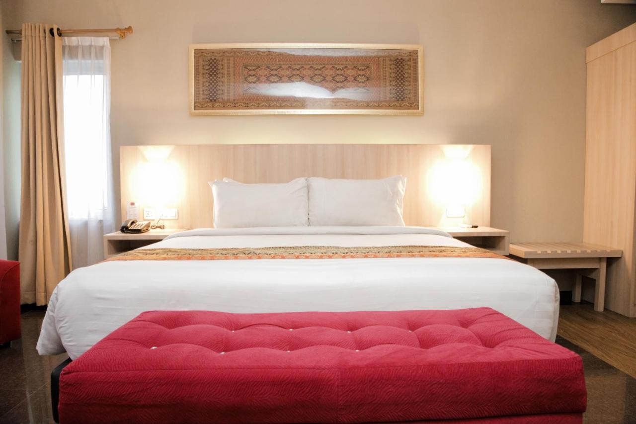 Grand Inna Medan Buitenkant foto