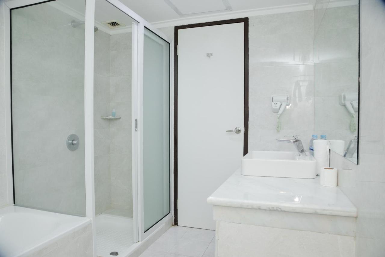 Grand Inna Medan Buitenkant foto