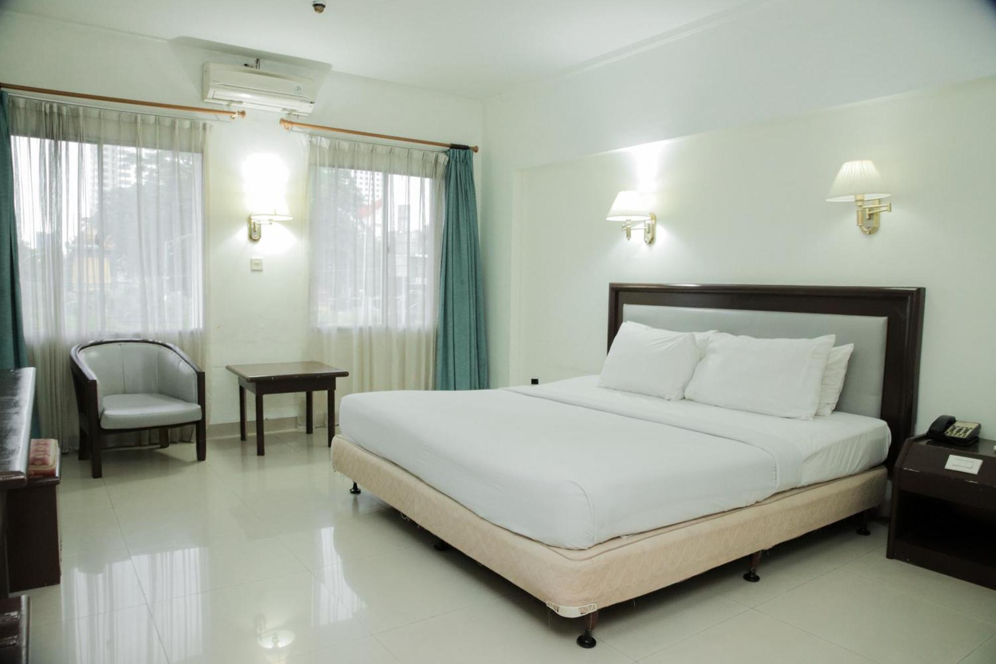Grand Inna Medan Buitenkant foto